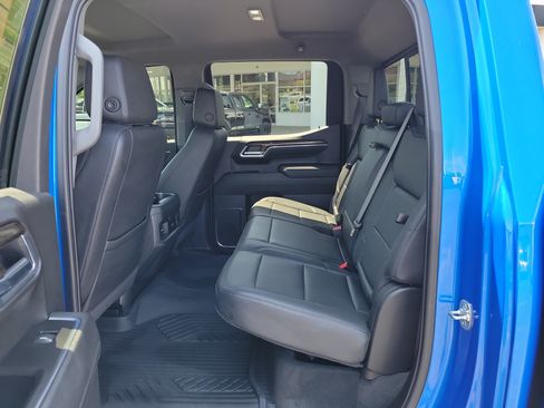 Used 2025 Chevrolet Silverado 1500 LT Trail Boss w/ Convenience Package II AWD/4WD image 12