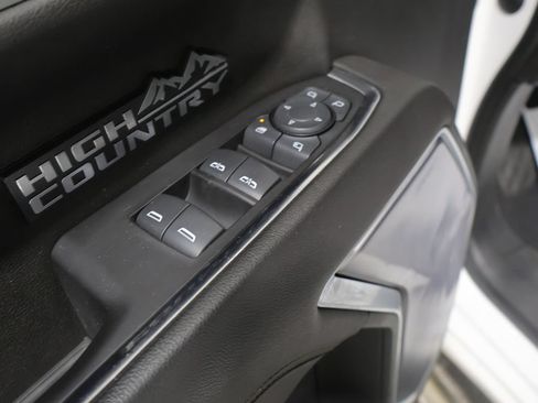 Used 2022 Chevrolet Silverado 1500 High Country w/ High Country Premium Package AWD/4WD image 15