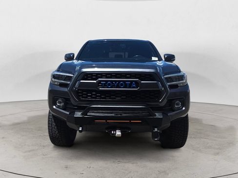 Used 2021 Toyota Tacoma TRD Off-Road w/ TRD Premium Off Road Package AWD/4WD image 8