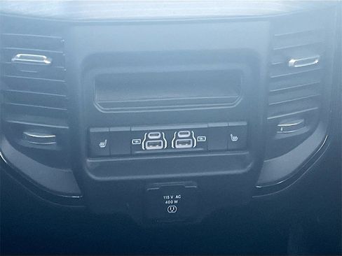 Used 2024 RAM 2500 Limited image 27
