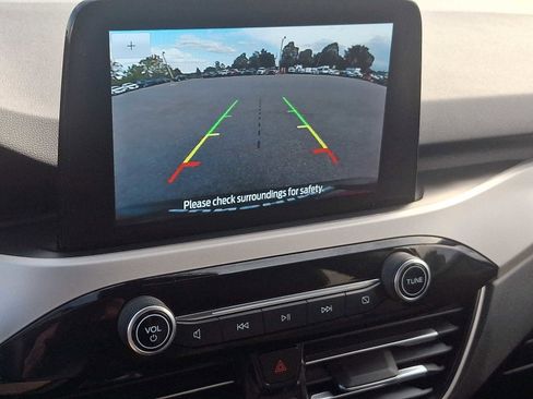 Certified 2021 Ford Escape SE w/ Cold Weather Package image 17