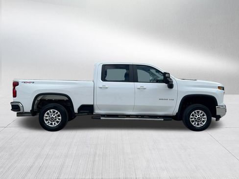 Used 2025 Chevrolet Silverado 2500 LT w/ Convenience Package image 4