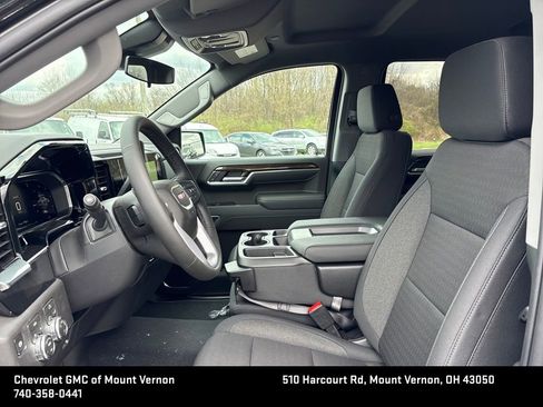 New 2026 GMC Sierra 1500 SLE w/ LPO, Black Badging Package AWD/4WD image 9