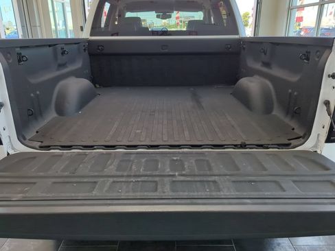 Used 2018 GMC Sierra 1500 SLT w/ SLT Premium Package AWD/4WD image 7