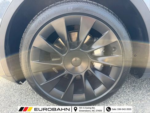 Used 2023 Tesla Model Y Long Range AWD/4WD image 26