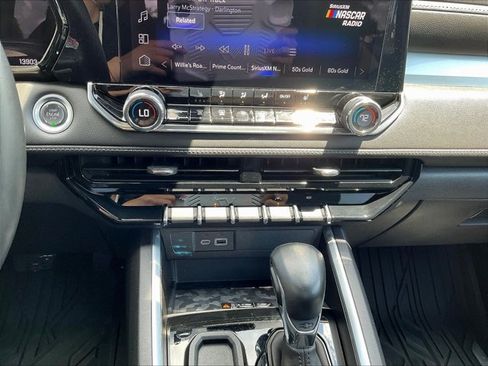 Used 2024 Chevrolet Colorado LT w/ LT Convenience Package III RWD image 22