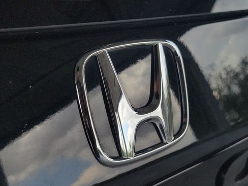 Used 2025 Honda Pilot Elite image 6