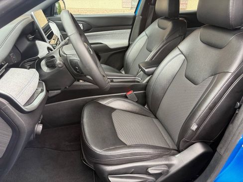 Used 2024 Jeep Compass Latitude AWD/4WD image 8