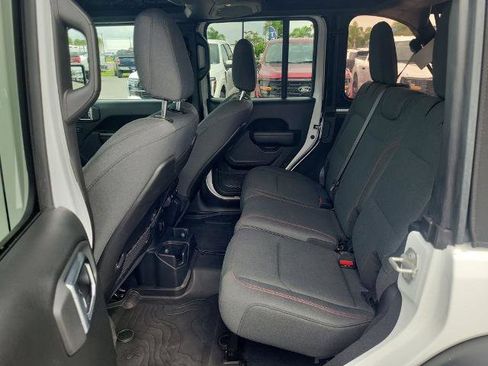 Used 2024 Jeep Wrangler Unlimited Rubicon w/ Capability Package AWD/4WD image 11