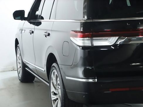 Used 2024 Lincoln Navigator Reserve image 44