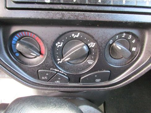 Used 2007 Ford Focus ZX4 image 17