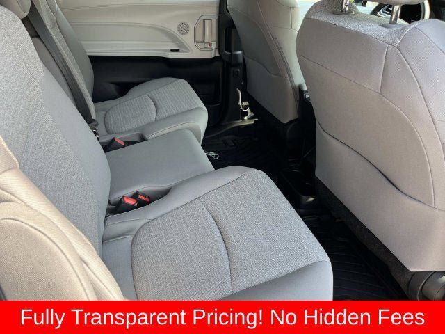 Used 2026 Toyota Sienna LE FWD image 20
