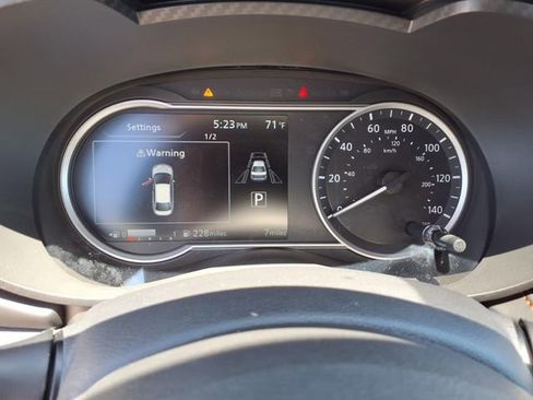 New 2025 Nissan Versa SR w/ Trunk Package FWD image 18