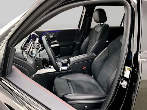 Certified 2023 Mercedes-Benz GLB 250 image 8