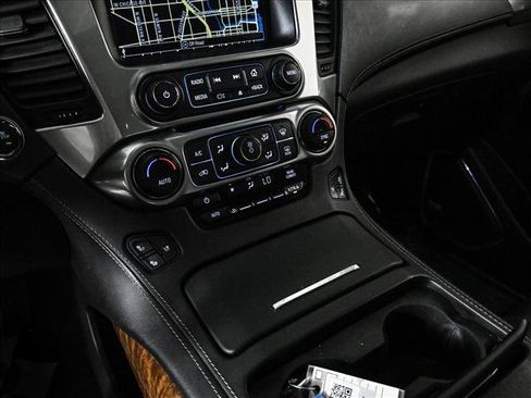 Used 2020 Chevrolet Tahoe Premier AWD/4WD image 13