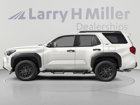 Certified 2026 Toyota 4Runner SR5 AWD/4WD image 3