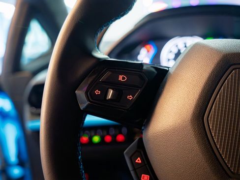 Used 2023 Lamborghini Huracan EVO image 35