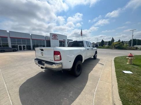 Used 2024 RAM 3500 Tradesman w/ Chrome Appearance Group AWD/4WD image 3