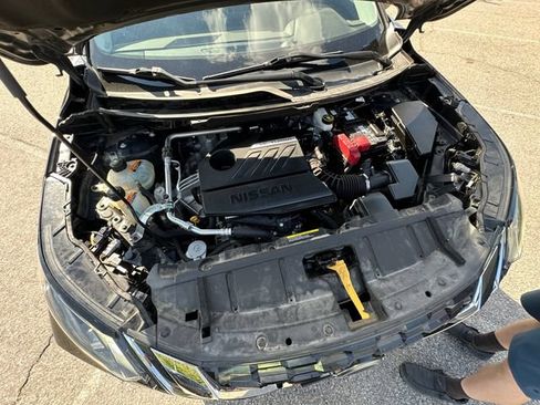 Used 2022 Nissan Rogue SV FWD image 31