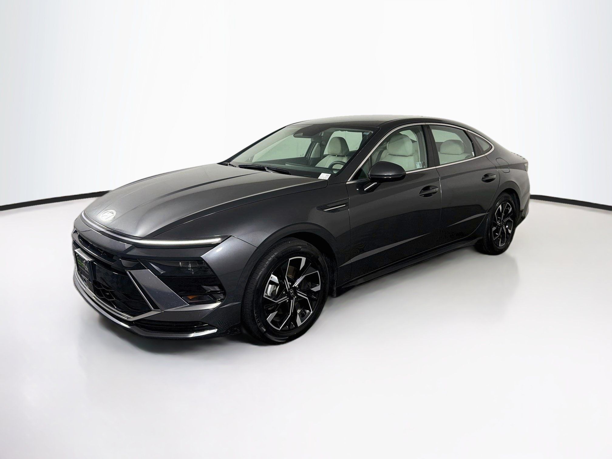 Used 2025 Hyundai Sonata SEL FWD image 3