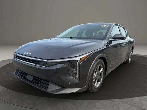 Used 2025 Kia K4 FWD image 1
