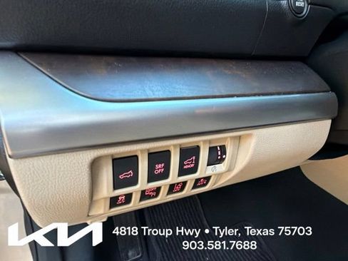 Used 2016 Subaru Outback 2.5i Limited AWD/4WD image 16