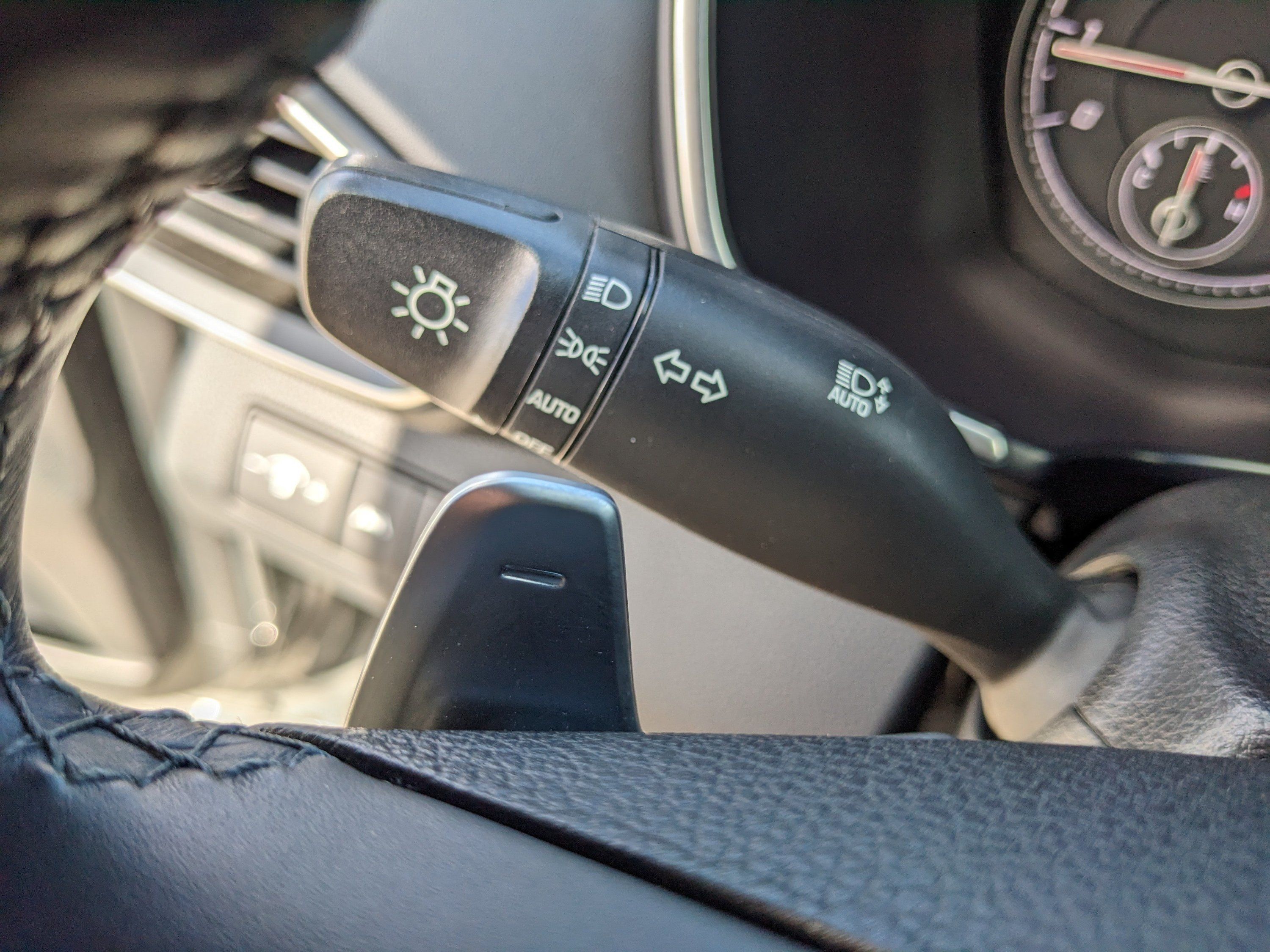 Used 2023 Hyundai Santa Fe SEL FWD image 30
