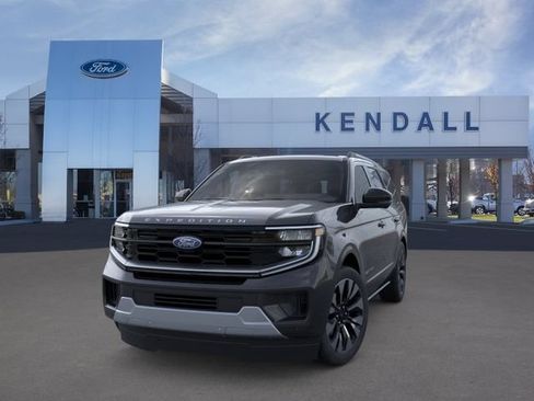 Used 2026 Ford Expedition Platinum w/ Driver's Package AWD/4WD image 2