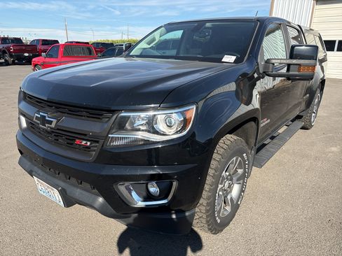 Used 2017 Chevrolet Colorado Z71 AWD/4WD image 1