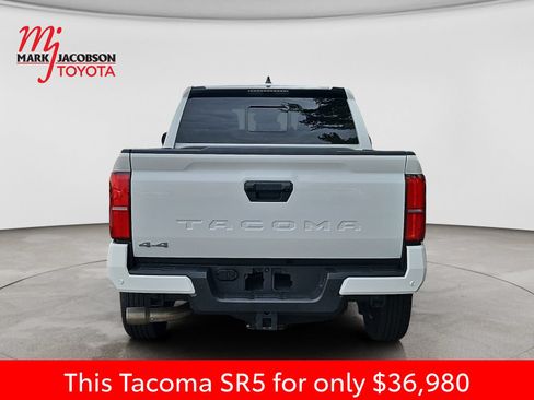 Used 2024 Toyota Tacoma SR5 AWD/4WD image 11