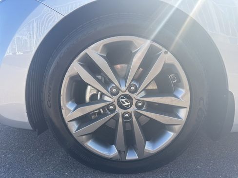 Used 2016 Hyundai Elantra GT w/ Option Group 03 image 7