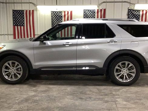 Used 2020 Ford Explorer Limited AWD/4WD image 3