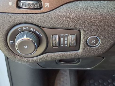 Used 2021 Jeep Cherokee Trailhawk w/ Premium Leather Package image 20