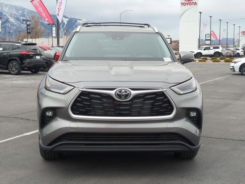 New 2026 Toyota Highlander XLE image 8