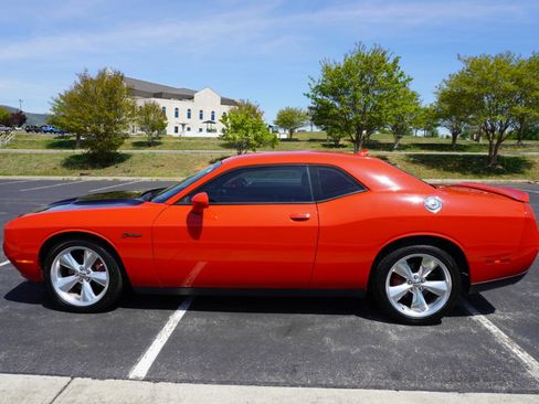 Used 2016 Dodge Challenger R/T Plus image 8