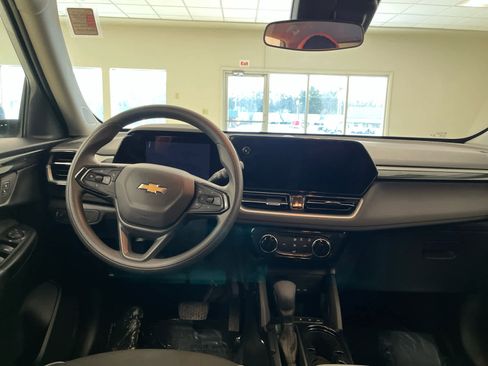 Used 2025 Chevrolet TrailBlazer LT image 17