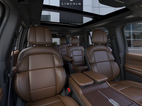 New 2026 Lincoln Navigator L Reserve AWD/4WD image 10