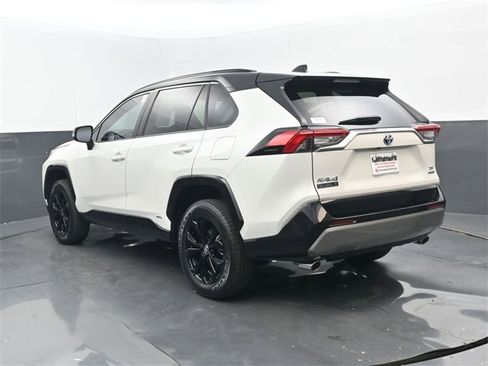 Used 2022 Toyota RAV4 XSE image 3