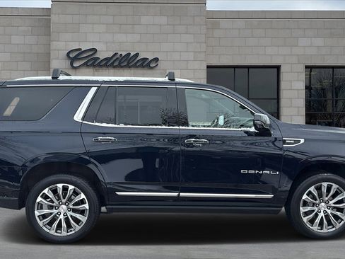 Used 2021 GMC Yukon Denali w/ Denali Premium Package image 2