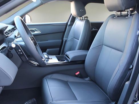 Used 2025 Land Rover Range Rover Velar Dynamic SE image 12