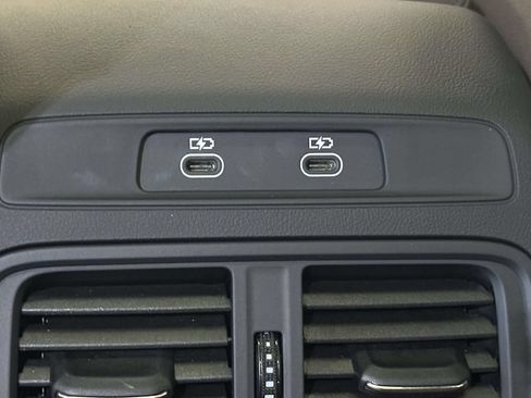 Used 2025 Audi Q5 Premium Plus w/ Premium Plus AWD/4WD image 16