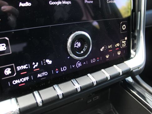 Used 2025 GMC Yukon Elevation AWD/4WD image 18