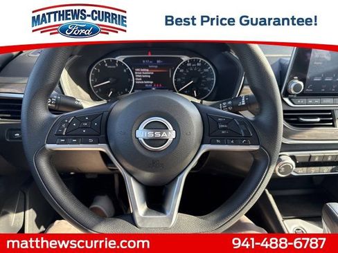 Used 2025 Nissan Altima 2.5 SV image 16