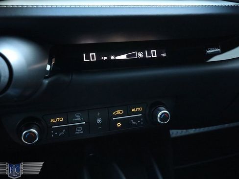 Used 2020 Ferrari 812 Superfast image 22