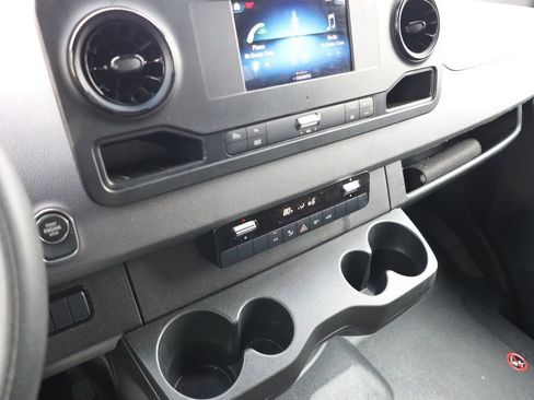 Used 2024 Mercedes-Benz Sprinter 2500 w/ Acoustic Package image 15