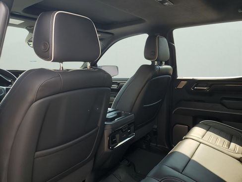 Used 2025 GMC Sierra 1500 AT4X image 18