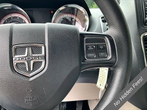 Used 2019 Dodge Grand Caravan SE w/ UConnect Hands-Free Group FWD image 16
