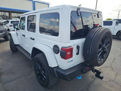 Used 2022 Jeep Wrangler Unlimited Sahara w/ Cold Weather Group AWD/4WD image 4