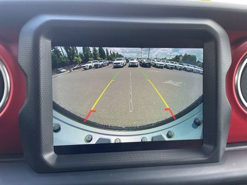 Used 2019 Jeep Wrangler Unlimited Rubicon AWD/4WD image 25