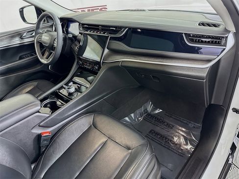 Used 2022 Jeep Grand Cherokee Limited 4xe image 34